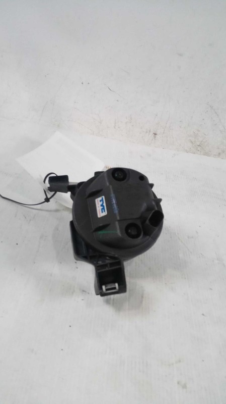 2002 Volkswagen Beetle Right Fog Light Assembly Grey Aftermarket 122840