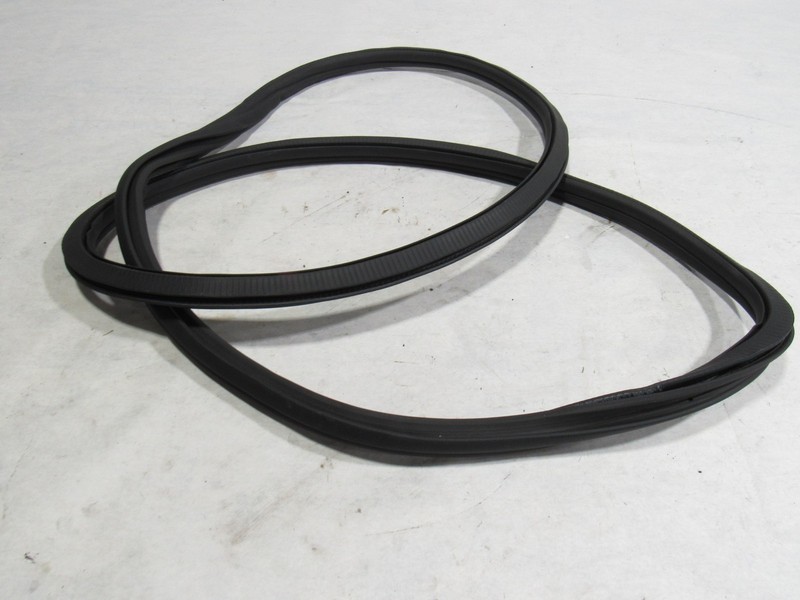 20-24 BMW M8 F93 2022 Rear Left Driver Door on Body Seal Weather Strip |:O
