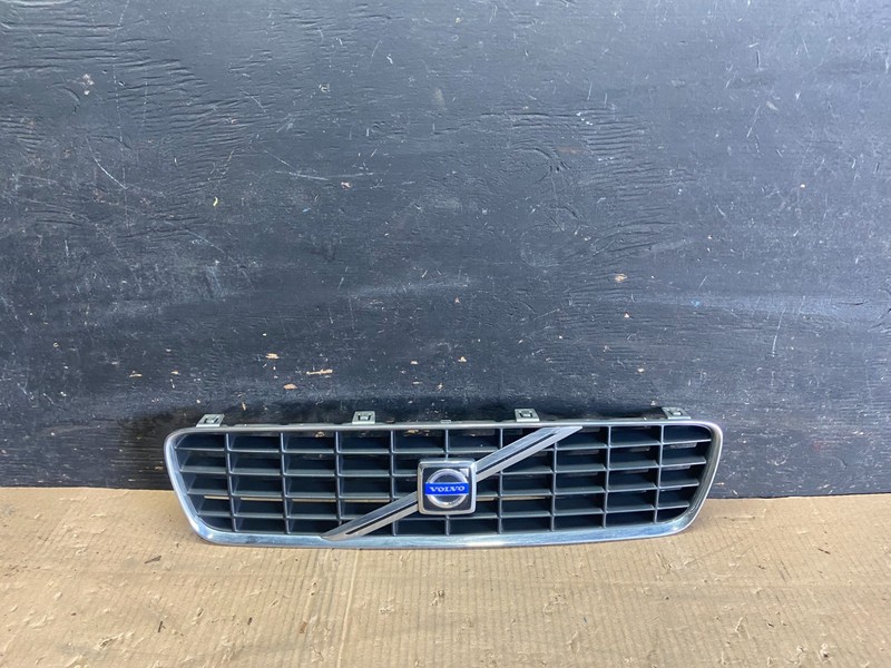 2001 to 2004 Volvo S60 Front Upper Grill Grille Oem R5542 DG