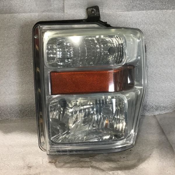 2008-2010 Ford F-250 F-350 LH Headlamp Light Bright Background 7C3Z13008AA