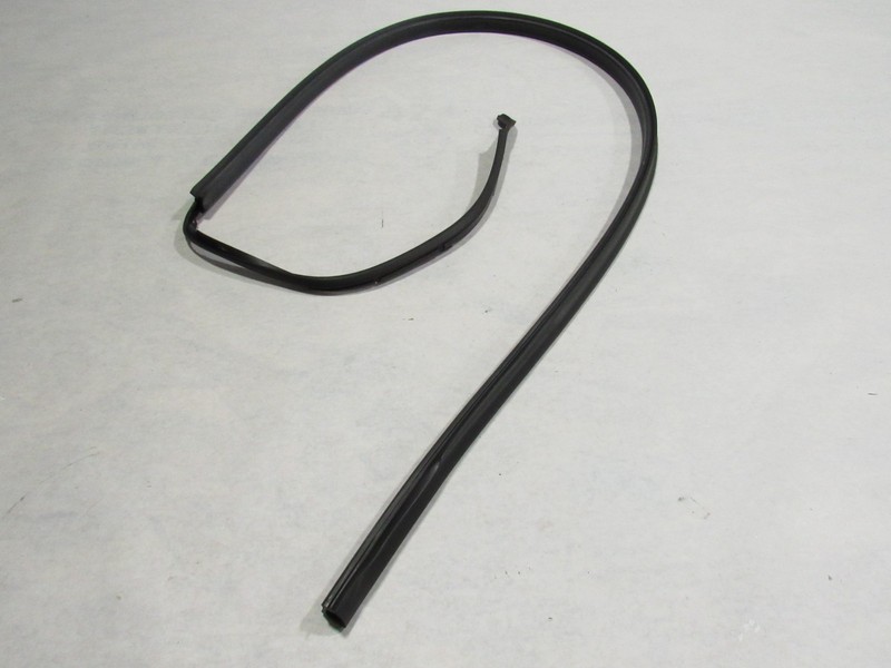 20-23 McLaren GT 2021 Front Seal Weather Strip |@1