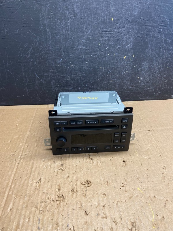 2003 - 2005 Lincoln Town Car RDS AM/FM Radio Tape CD Player ad6946 DG