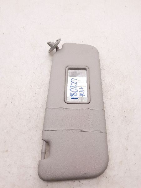 Passenger Right Sun Visor Thru 3/05 Fits 03-05 MATRIX 74310-01050-B1