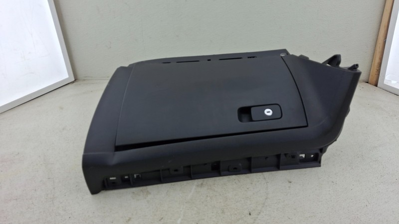 2012 - 2022 VOLKSWAGEN PASSAT DASH GLOVE BOX COMPARTMENT OEM TDI damaged