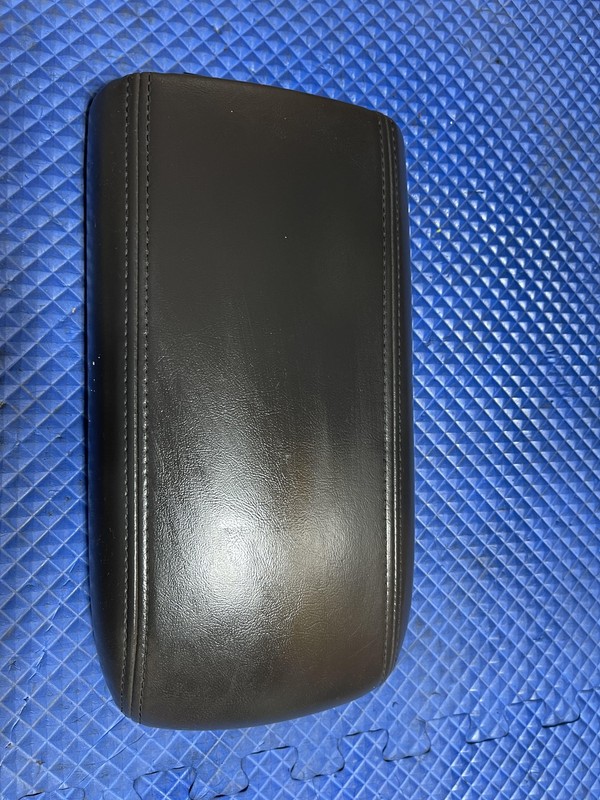 05-09 GMC Envoy Denali Trailblazer Armrest Assembly Tested Oem