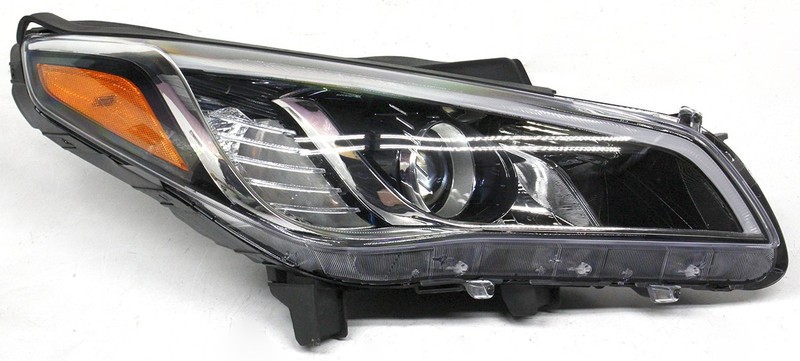 OEM Right Passenger Side Halogen Headlamp For Hyundai Sonata 92102-C2000