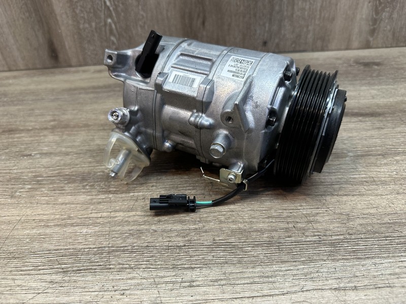 2025 CADILLAC XT5 AC COMPRESSOR OEM PART # 85739539