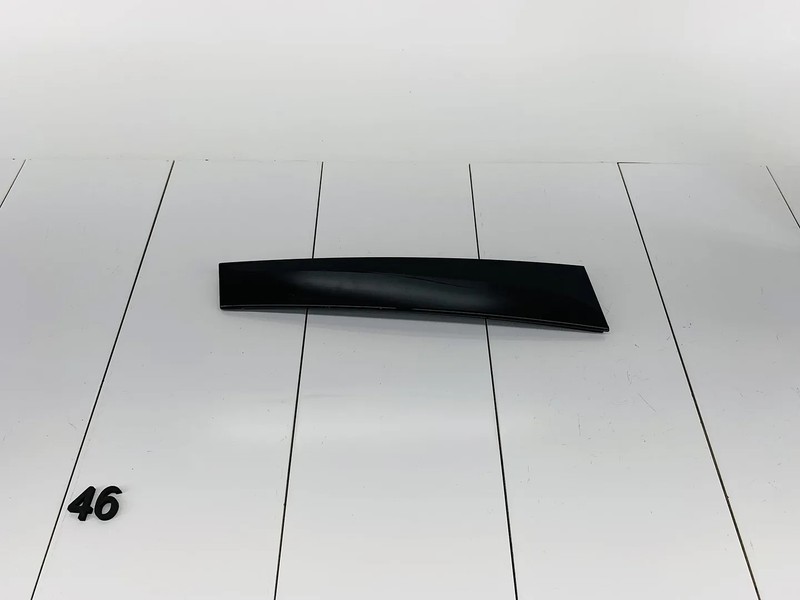 10-17 VOLVO XC60 REAR LEFT DRIVER SIDE DOOR PILLAR MOLDING COVER OEM