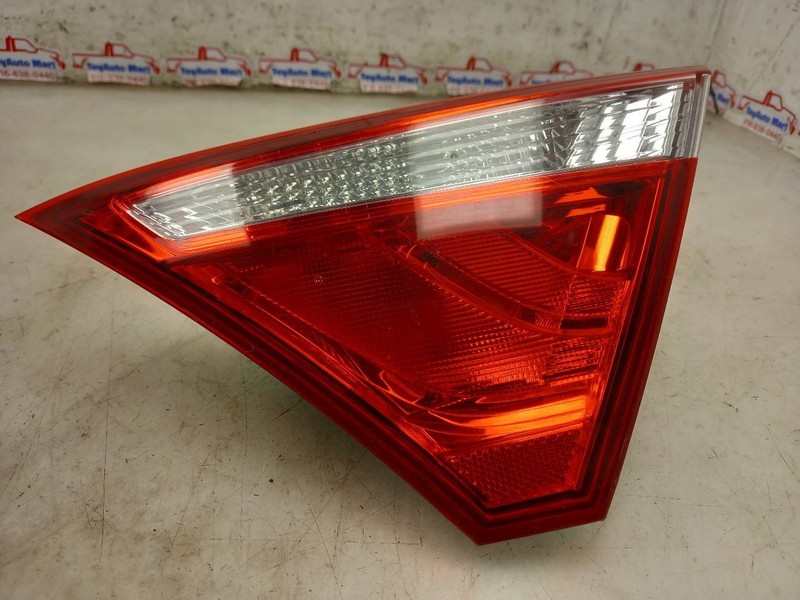 15 16 17 TOYOTA CAMRY XLE PASSENGER RIGHT TAIL LIGHT