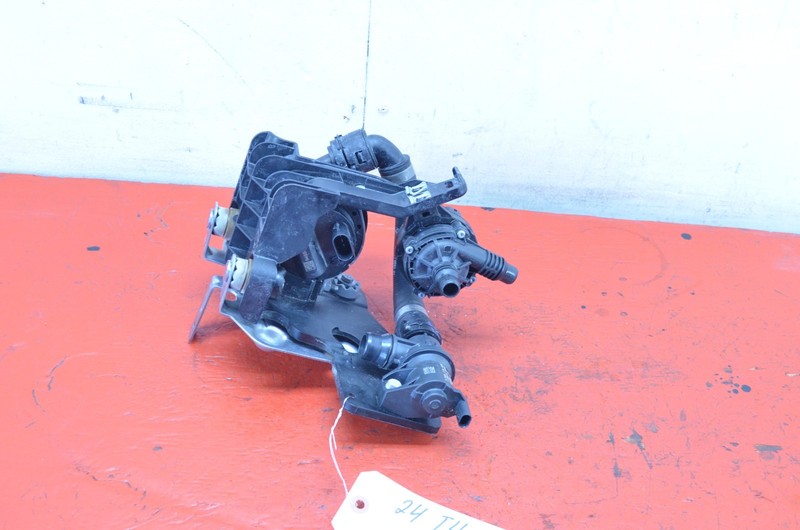 22-24 BMW i4 GRAN COUPE G26 M SPORT AUXILIARY WATER PUMP & HEATING VALVE OEM