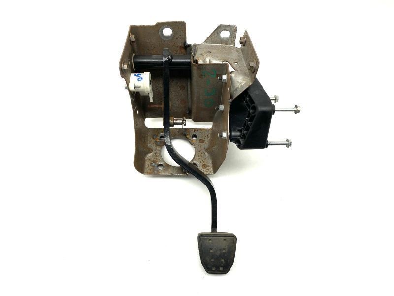Brake Pedal Fits 2006 Pontiac Solstice 82673