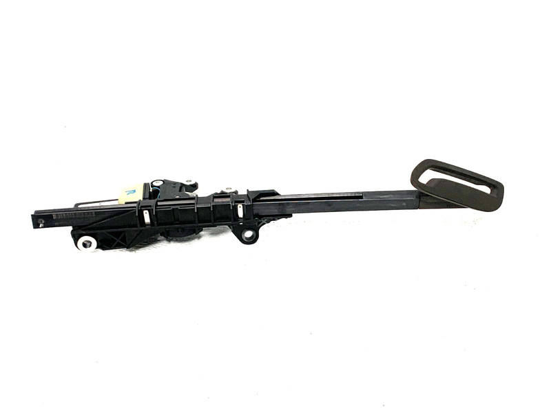 2013-2016 AUDI A5 FRONT RIGHT SEAT BELT FEEDER MOTOR OEM #A0.31