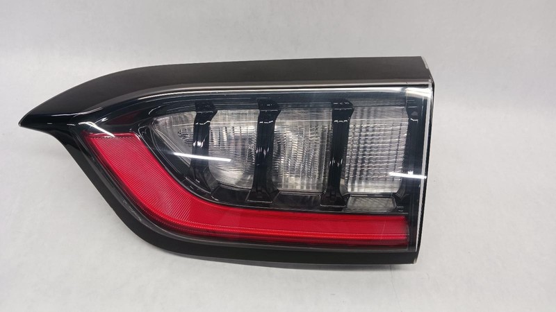 19-'23 JEEP CHEROKEE Right passenger inner Taillight LED OEM Grade A!