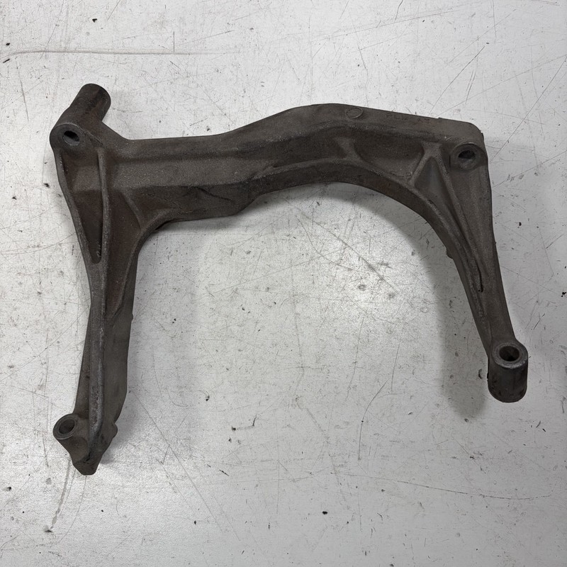 01-05 Honda Civic 1.7 AT Transmission Bracket 11950-PLM-901 OEM
