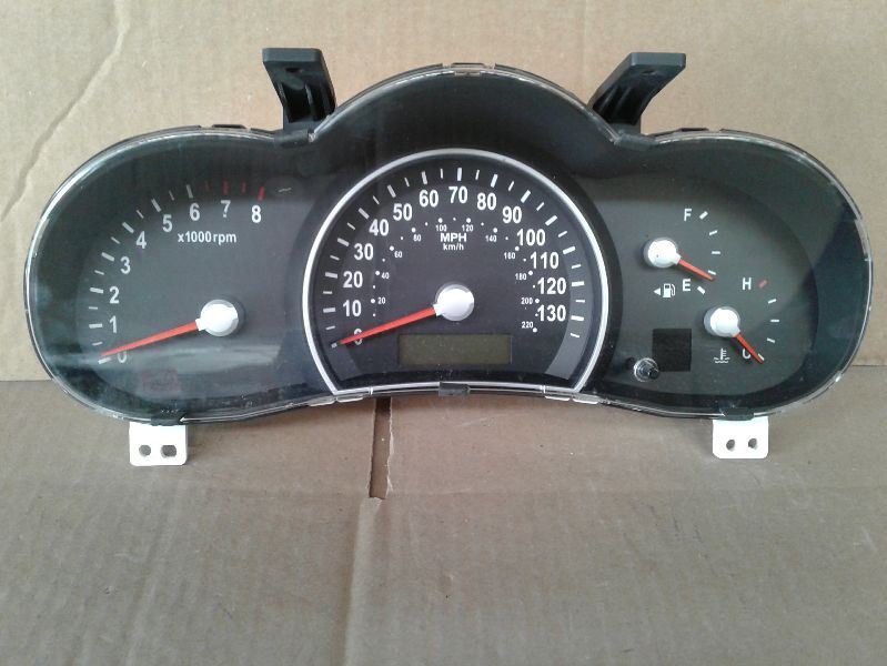2006-2007 Kia SEDONA Speedometer Cluster MPH