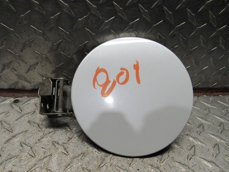 2012 SUZUKI SX4 FUEL FILLER DOOR