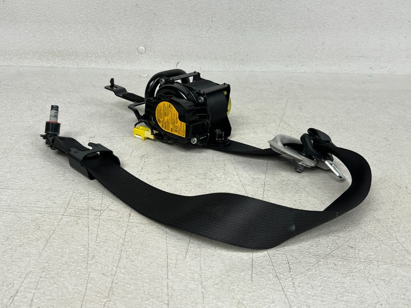 ⭐2025-2026 KIA K4 FRONT RIGHT PASS SEAT BELT RETRACTOR STRAP BLACK OEM LOT2730
