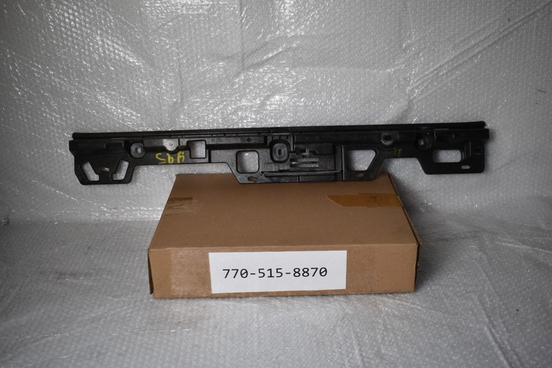 BMW 230I BASE REAR CENTER GUIDE 2022-2025 OEM 51 12 8 495 028