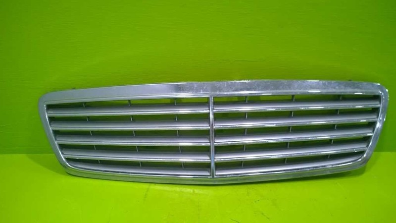 01 02 03 04 MERCEDES C240 GRILLE OEM 2467-30