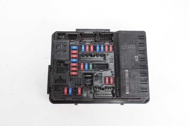 INFINITI Q50 QX60 Hybrid Fuse Box IPDM Control Module OEM 2014 - 2017