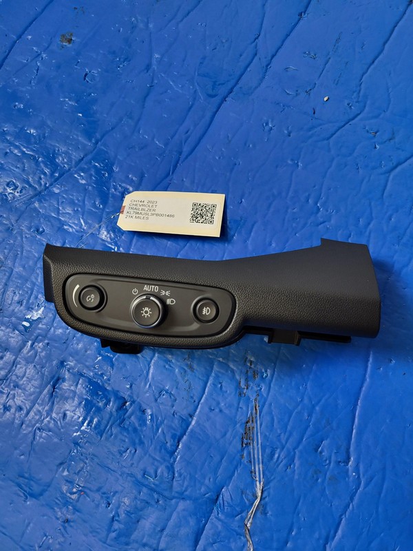 Used Oem Chevrolet Headlight Control Switch Panel 84201604 Trail Blazer RS 2023
