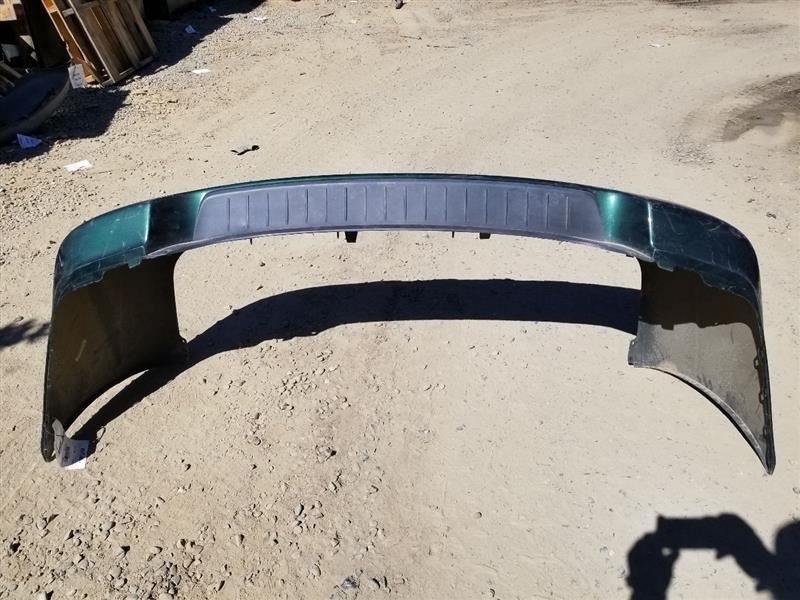 01 02 03 TOYOTA HIGHLANDER REAR BUMPER ASSEMBLY GRN-6R4 SCRATCHES