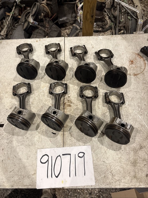 01 Volvo Penta 5.0 305 GXI GM Engine piston set Excellent Condition