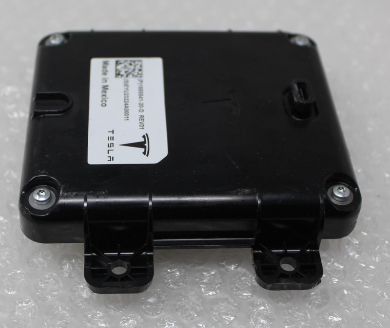 2024+TESLA CYBERTRUCK OEM CENTER CONSOLE USB CHARGER CONTROL 1855541-22-D OEM