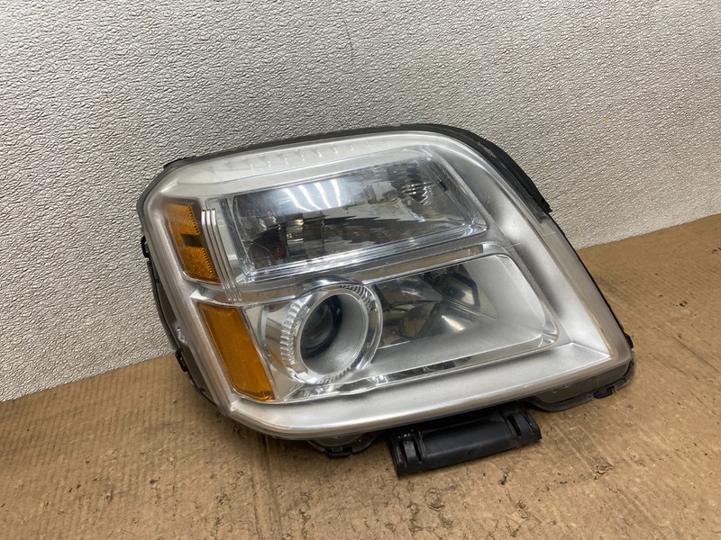 2010 to 2015 GMC Terrain Halogen Passenger Right Rh Side Headlight Oem AA8392 DW