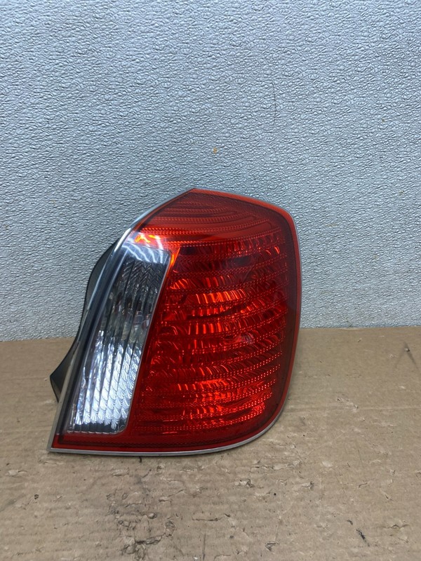 2004 to 2005 Hyundai XG350 Passenger Right Side Tail Light AB4818 LK