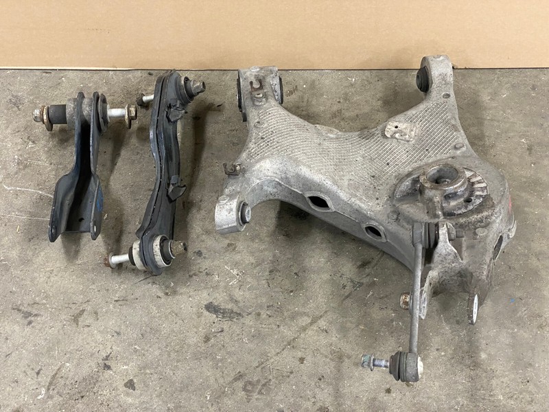 2017-2020 JAGUAR F-PACE REAR RIGHT PASSENGER SIDE CONTROL ARM SET OEM LOT668