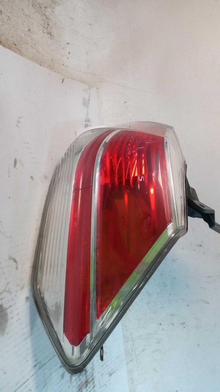 2015 Nissan Rogue Right Tail Light Assembly Red 119K Miles Used OEM Part