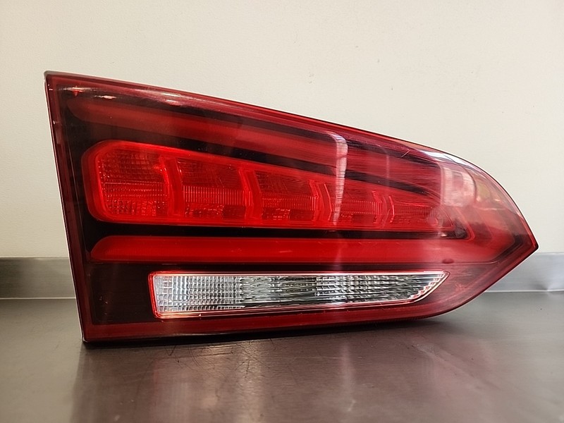 2017 2018 Hyundai Santa Fe Sport OEM Driver Left Inner LED Tail Light 924054Z510