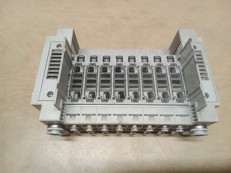 SMC SS5Y51-E4R101 Manifold Block 8 Port