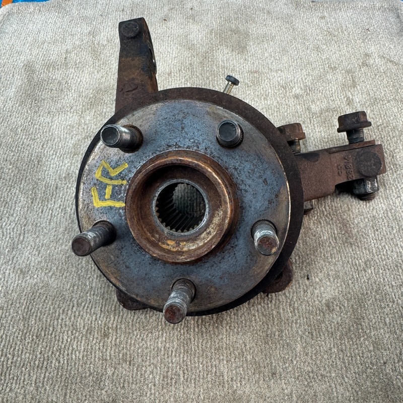 1989–1991 CHRYSLER MASERATI Front Right Steering Knuckle with Hub OEM