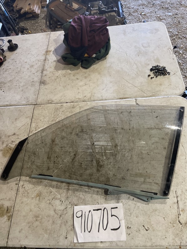 95-97 LexusLS400 Front Left Driver Side Door Window Glass OEM