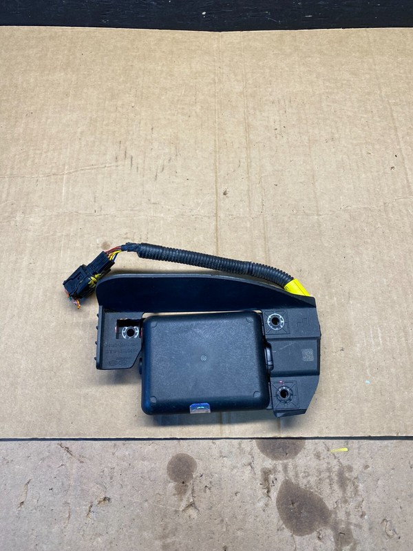 2017 to 2018 Kia Forte Left Rear Blind Spot Radar Sensor Module OEM M1776 DG
