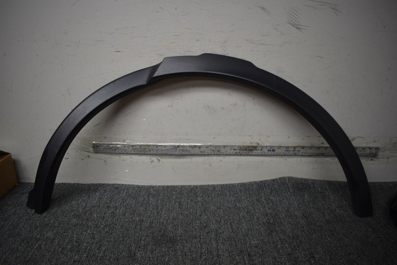 LAND ROVER L550 LEFT SIDE FENDER MOLDING FACTORY OEM