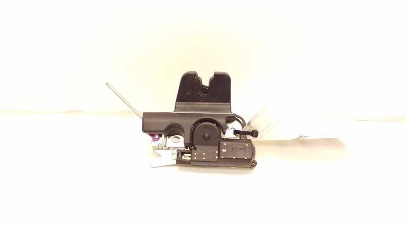 98-05 LEXUS GS300 TRUNK LATCH