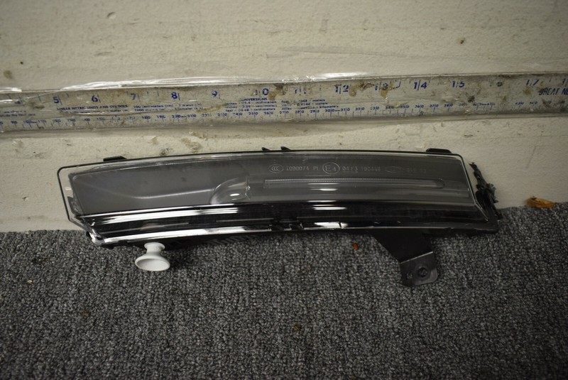 2017-2019 LAND ROVER VELAR FOG LIGHT LEFT SIDE FACTORY OEM