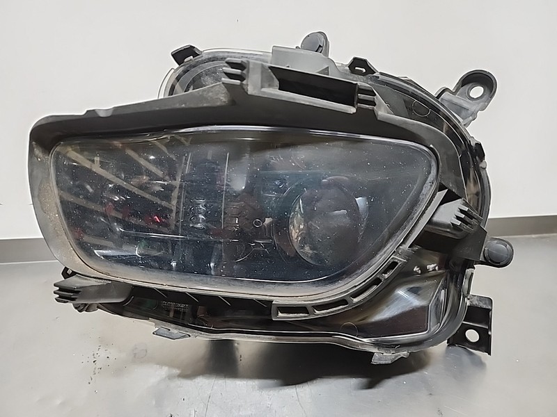 68102848AE Passenger Right Headlight Xenon HID Fits 2014 Thru 2018 CHEROKEEOEM