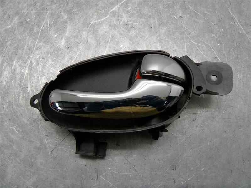 2005 CHEVROLET TRAILBLAZER PASSENGER REAR INTERIOR HANDLE OEM 229.GM8G05