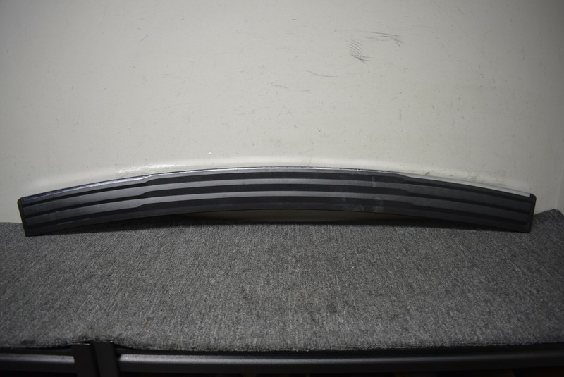 2007-2014 CHEVROLET TAHOE SUBURBAN ESCALADE STEP PAD FACTORY OEM