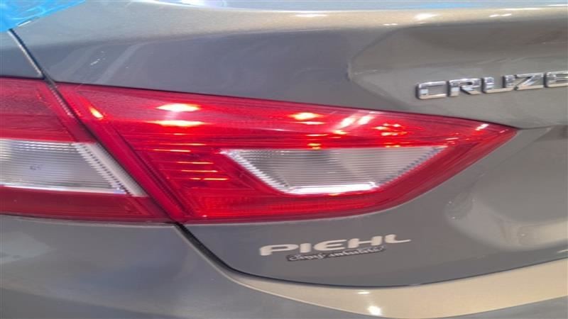 Driver Tail Light Sedan Decklid Mounted Gray Fits 16-17 CRUZE 3338014