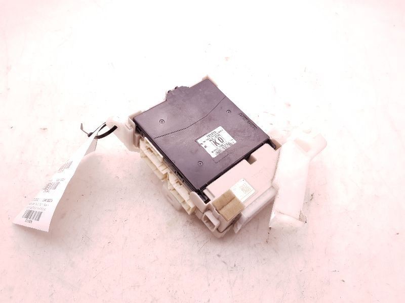 2010 TOYOTA PRIUS CABIN FUSE BOX