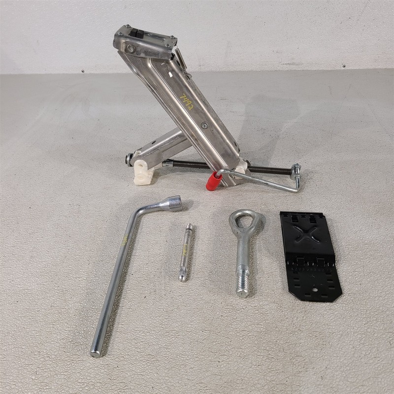 03-06 Mercedes CLK 500 AMG Spare Tire Jack Kit Aa7492