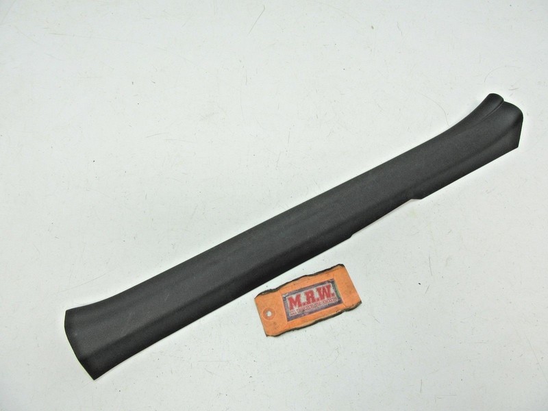 RIGHT FRONT CARPET COVER R RF PASSENGER SIDE TRIM SCUFF PLATE for 08-15 SCION XB