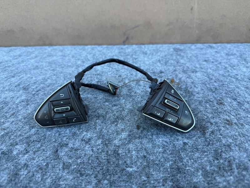 INFINITI Q50 2014-2017 OEM ADAPTIVE CRUISE CONTROL VOLUME PHONE SWITCH ASSEMBLY