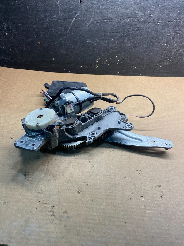 GMC Acadia Yukon TahoeRear Trunk Liftgate Power Motor Actuator OEM z9178 DG
