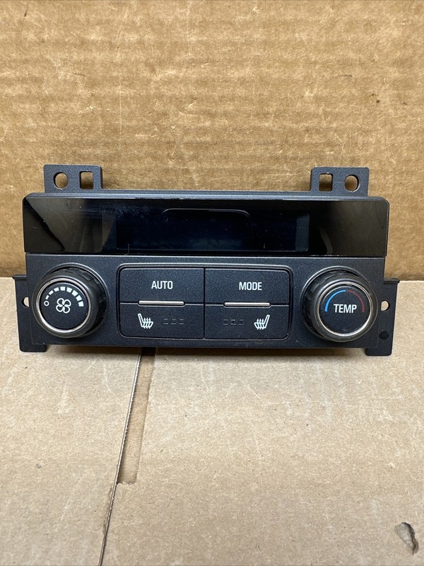 2015 - 2020 CHEVROLET SUBURBAN CENTER CONSOLE BACK A/C HEAT CONTROL OEM 23467328